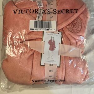 Victoria's Secret Plush Pink Coral Robe Women’s Sz XS/S NWT